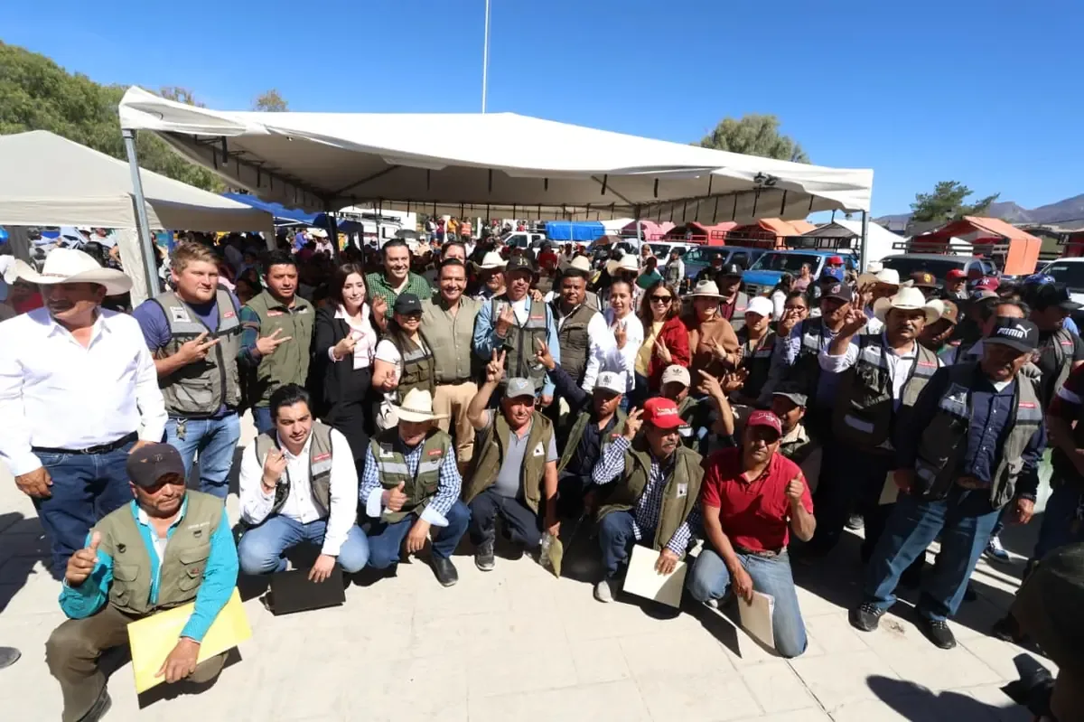 La entrega de permisos busca mejorar la seguridad y eficiencia del transporte en Real de Catorce.