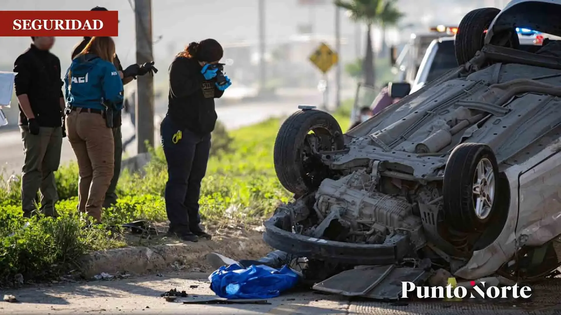 La escena del accidente en la Vía Rápida de Tijuana donde un joven falleció.