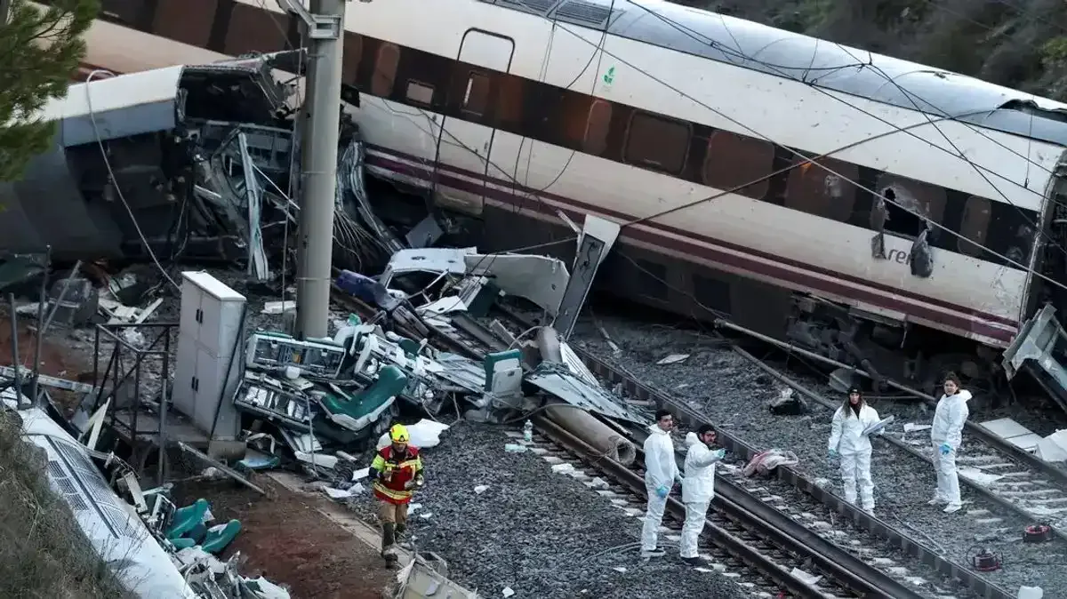 La escena del brutal choque de trenes en España que ha conmocionado al mundo.