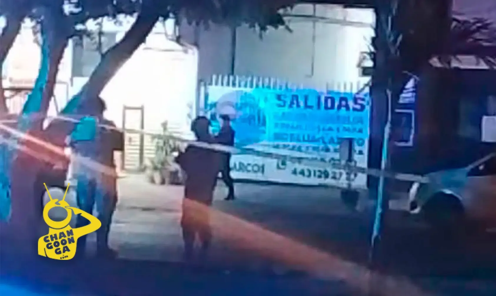 La escena del crimen en "Traveling Los Arcos", Michoacán tras el asesinato.