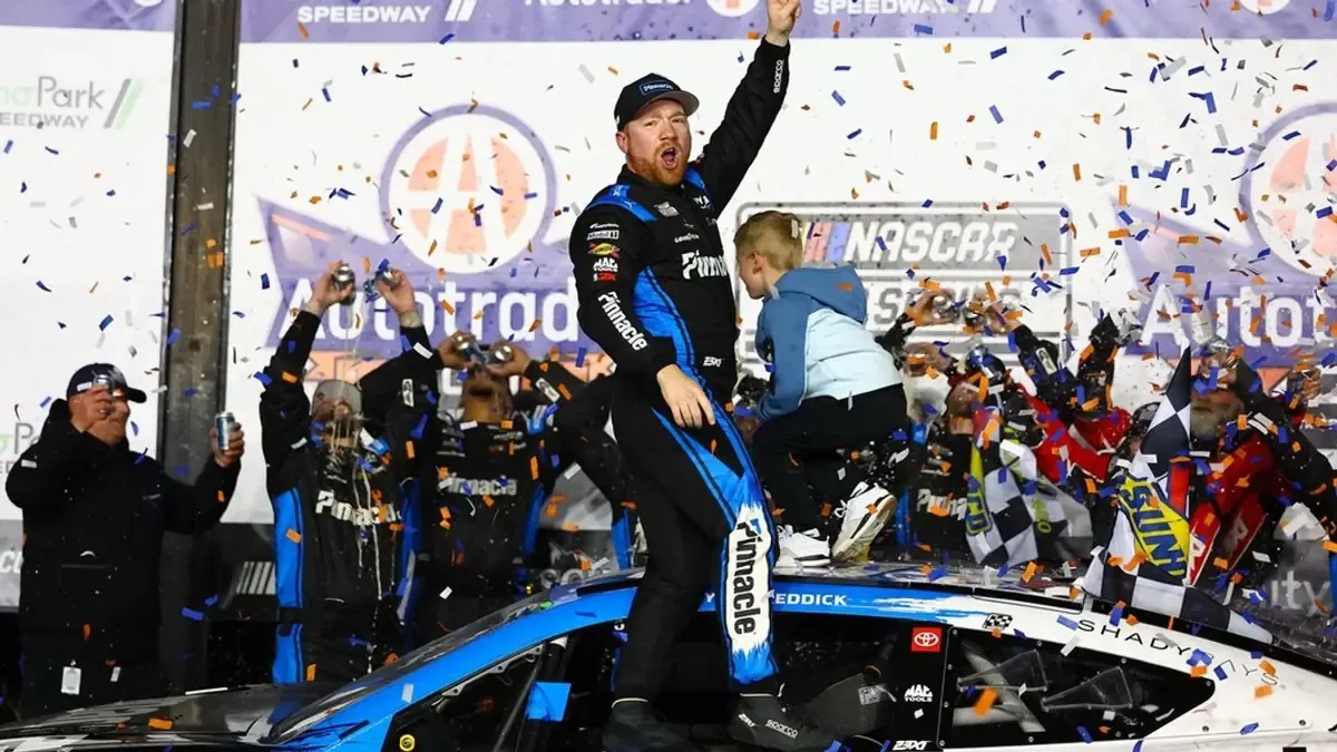 La escudería 23XI Racing celebra dos triunfos en las primeras carreras de la temporada NASCAR.