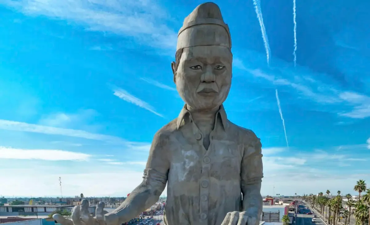 La escultura del Cocinero Chino en Mexicali destaca la herencia cultural de la comunidad.