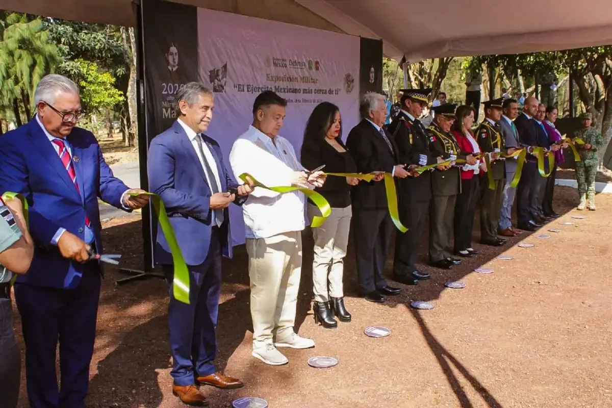 La exposición "El Ejército Mexicano más cerca de ti" destaca la coordinación entre el gobierno y las fuerzas armadas.