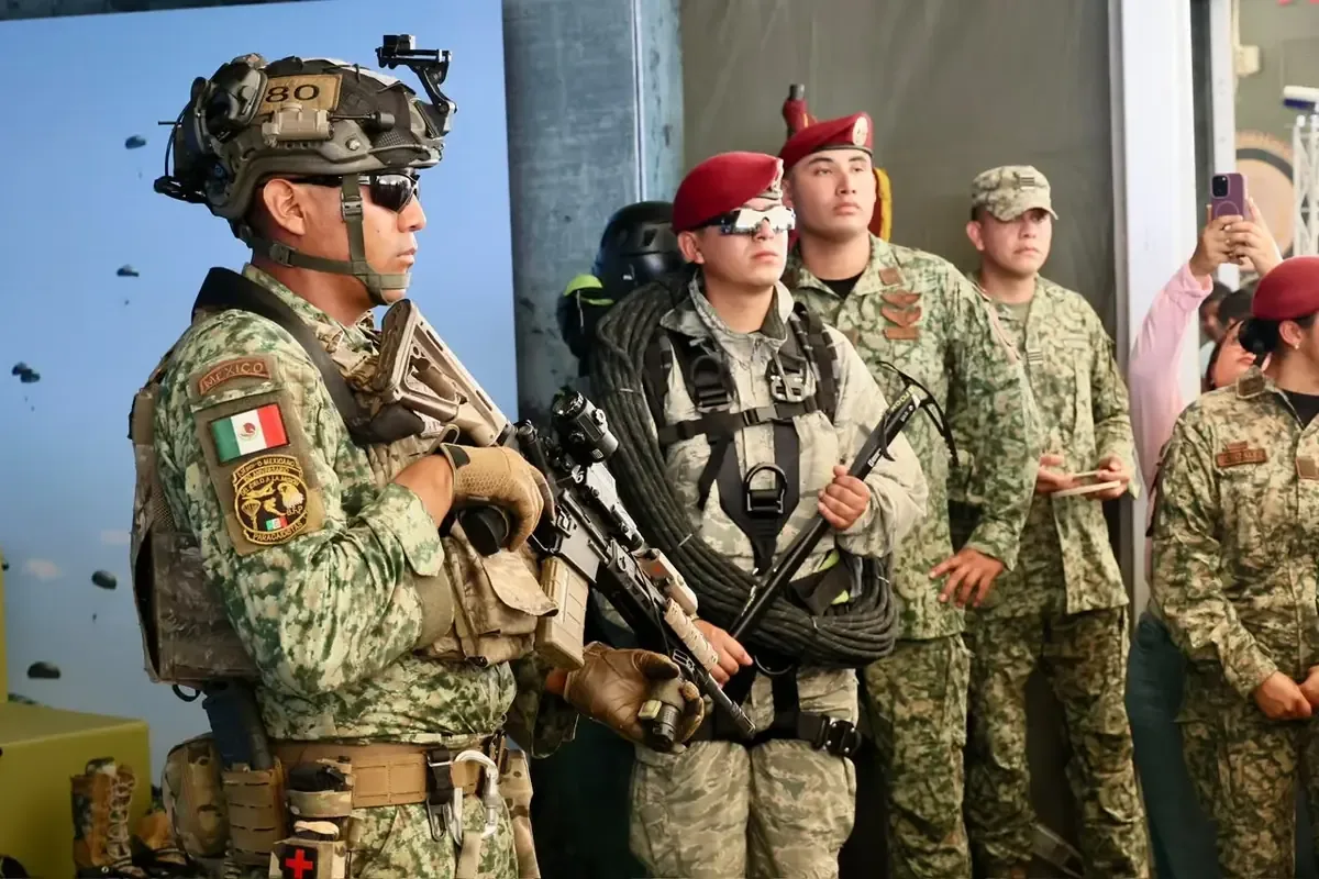 La exposición ofrece una experiencia educativa sobre las Fuerzas Armadas a familias de Tamaulipas.
