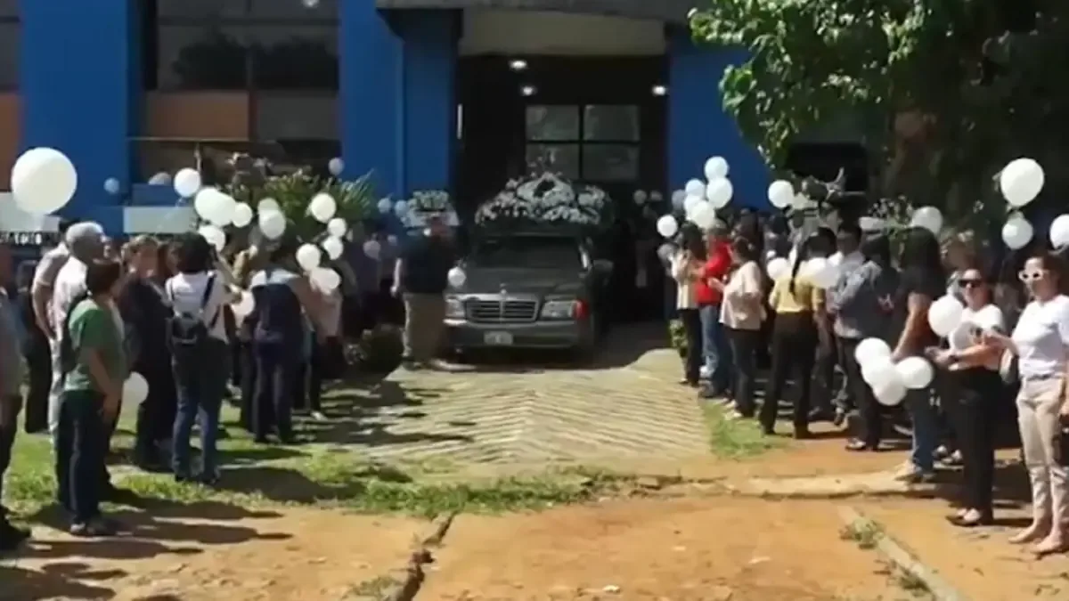 La Facultad Politécnica de la UNA homenajea al ex director de la Dinac con una emotiva ceremonia.