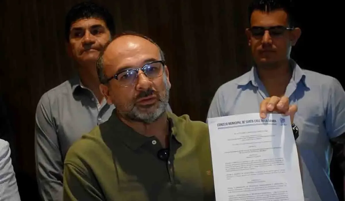 La falta de asistencia del equipo de Manuel Saavedra genera tensiones en el proceso de entrega de información.