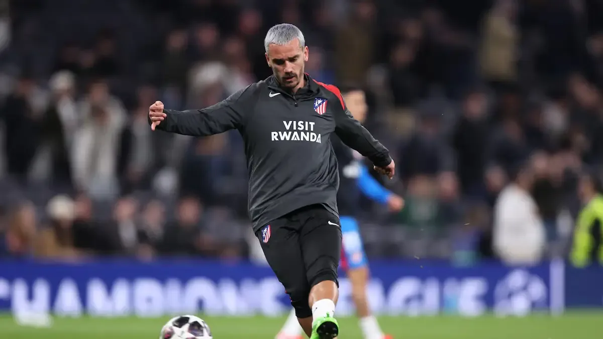 La falta de delanteros titulares impacta la estrategia de Igor Tudor en la Champions League.