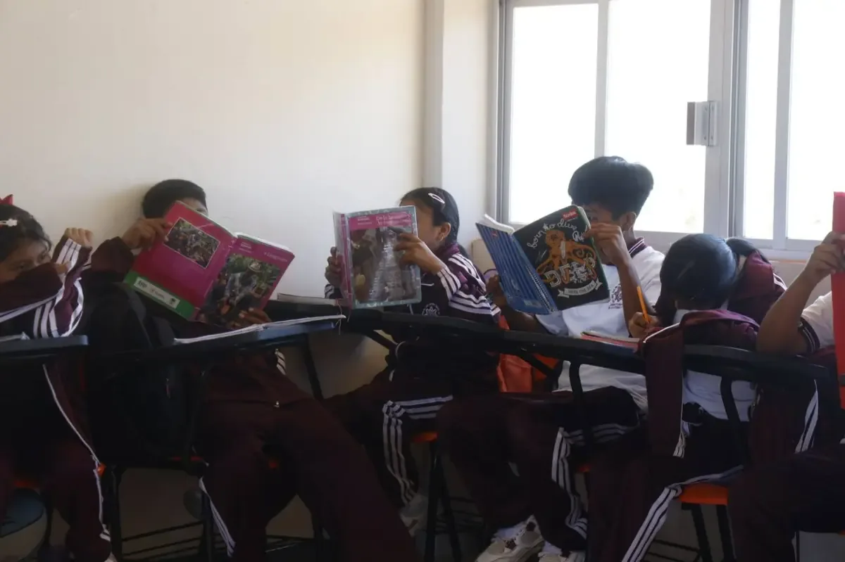 La falta de maestros afecta a 181 estudiantes en dos escuelas de Guerrero, generando preocupación en la comunidad.