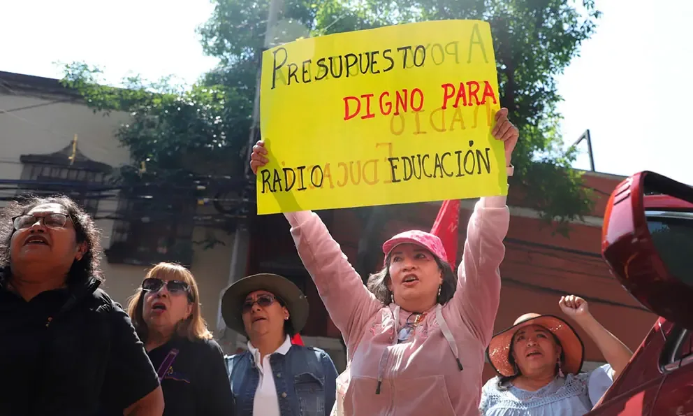 La falta de recursos y carencias salariales desatan manifestaciones en la emisora.