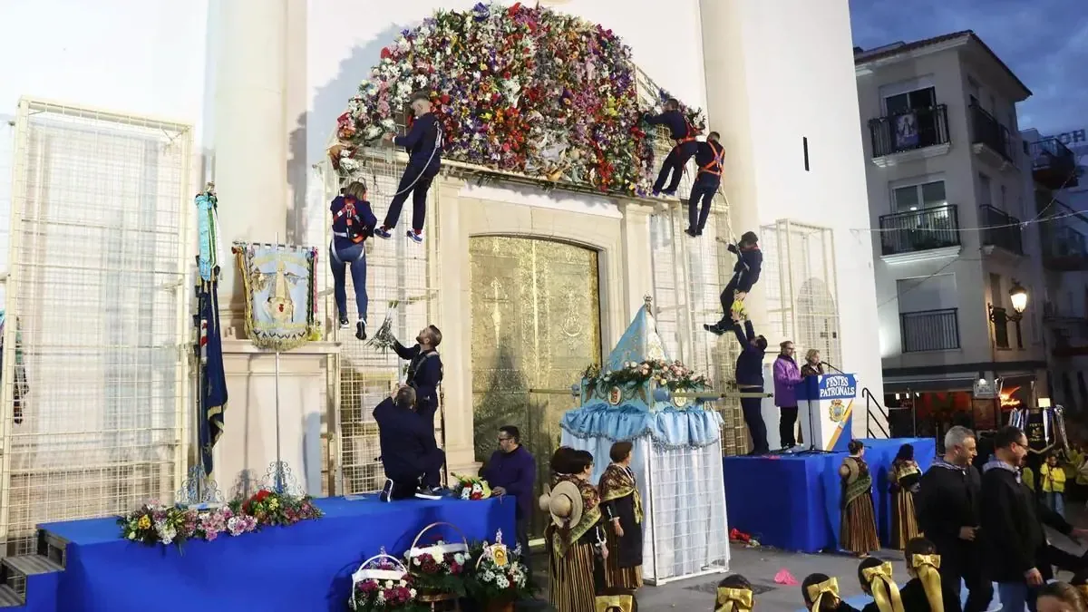 La festividad conmemora el 286 aniversario del hallazgo de la patrona de Benidorm y reúne a cientos de devotos.