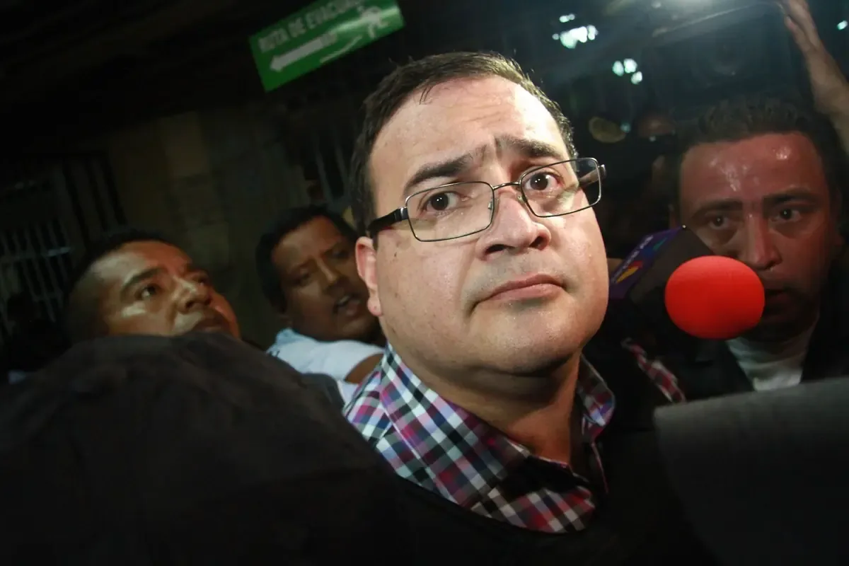 La FGR logra vincular a proceso a Javier Duarte por desvío de recursos destinados a salud.