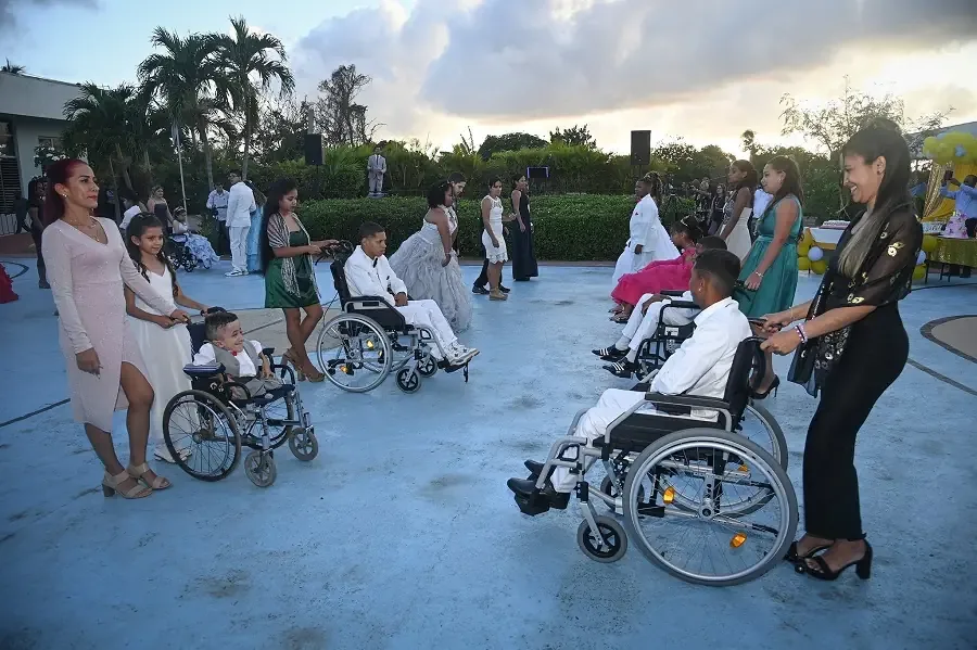La fiesta muestra la resiliencia y esperanza de jóvenes con discapacidades en Cuba.