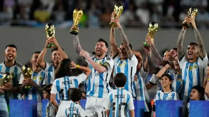 Árbitros y selecciones enfrentan bloqueos migratorios antes del torneo.