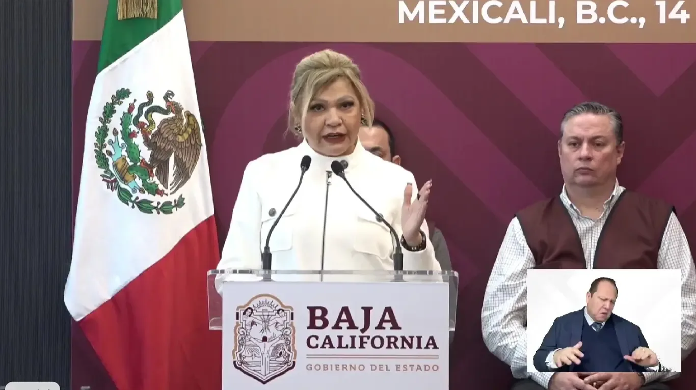 La fiscal general Ma. Elena Andrade Ramírez anuncia investigaciones contra policías de Mexicali.