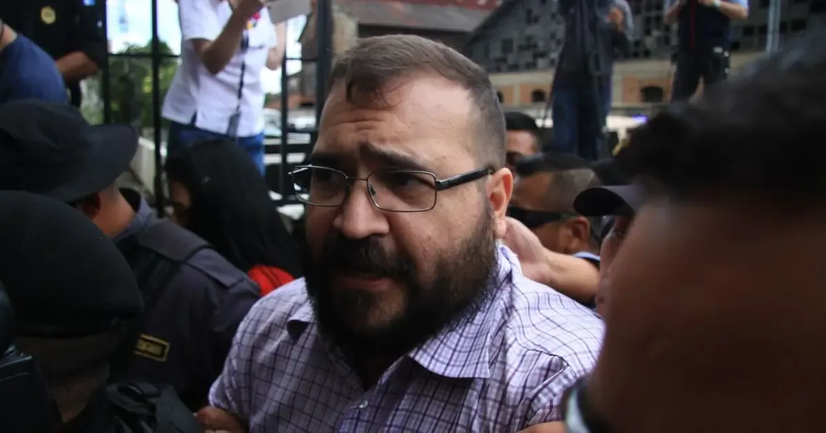 La Fiscalía General presenta pruebas sobre el papel de Duarte en casos de corrupción en Veracruz.