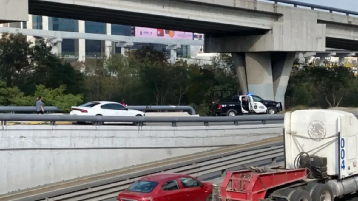 La Fiscalía investiga el hallazgo de un cuerpo masculino en la colonia Independencia, Monterrey.