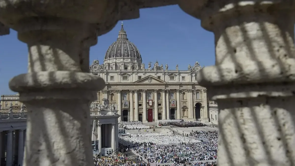 La Fraternidad San Pío X desafía al Vaticano al programar nuevas ordenaciones episcopales.