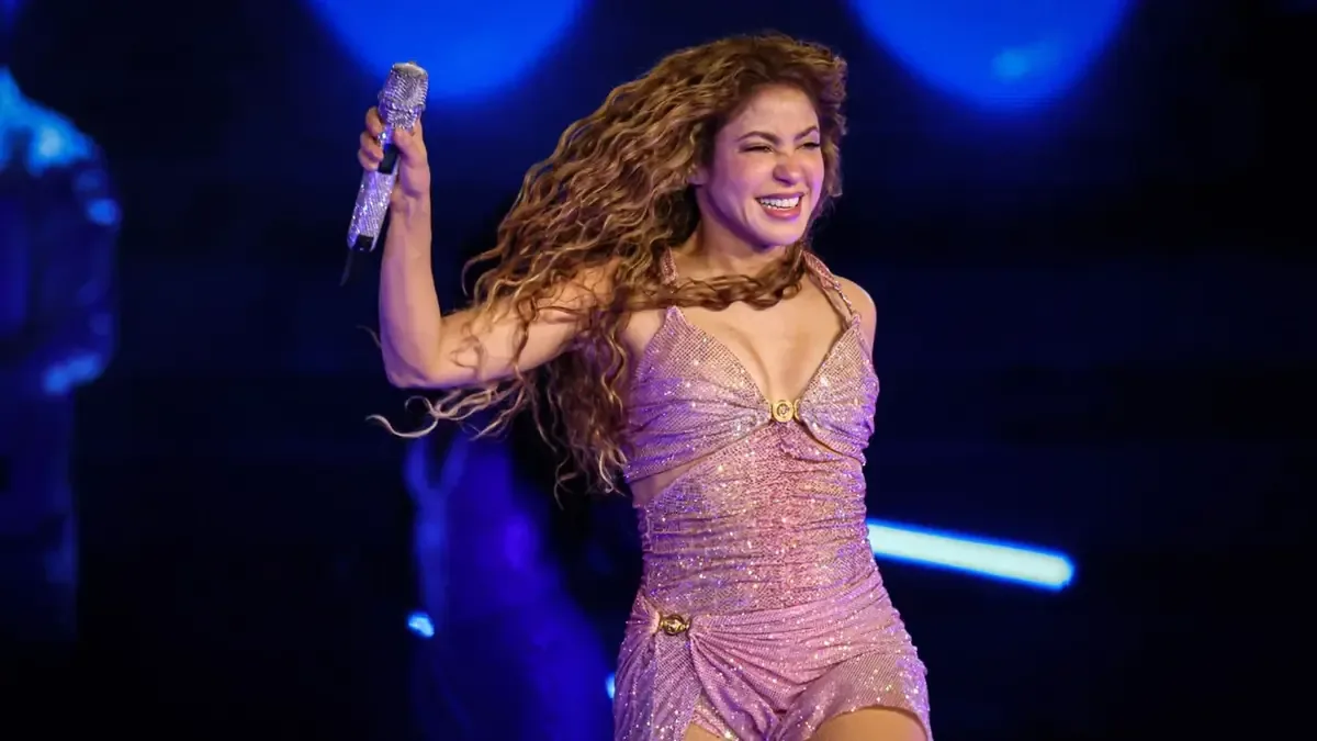 La gira de Shakira en El Salvador activa turismo y empleo en la región.