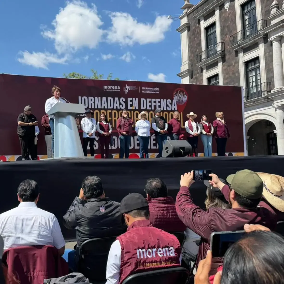 La Gobernadora Delfina Gómez Álvarez en la movilización de Morena en Toluca.