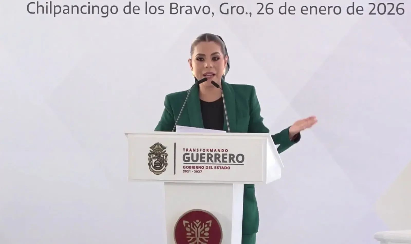 "La gobernadora Evelyn Salgado durante el evento de entrega de patrullas en Chilpancingo."
