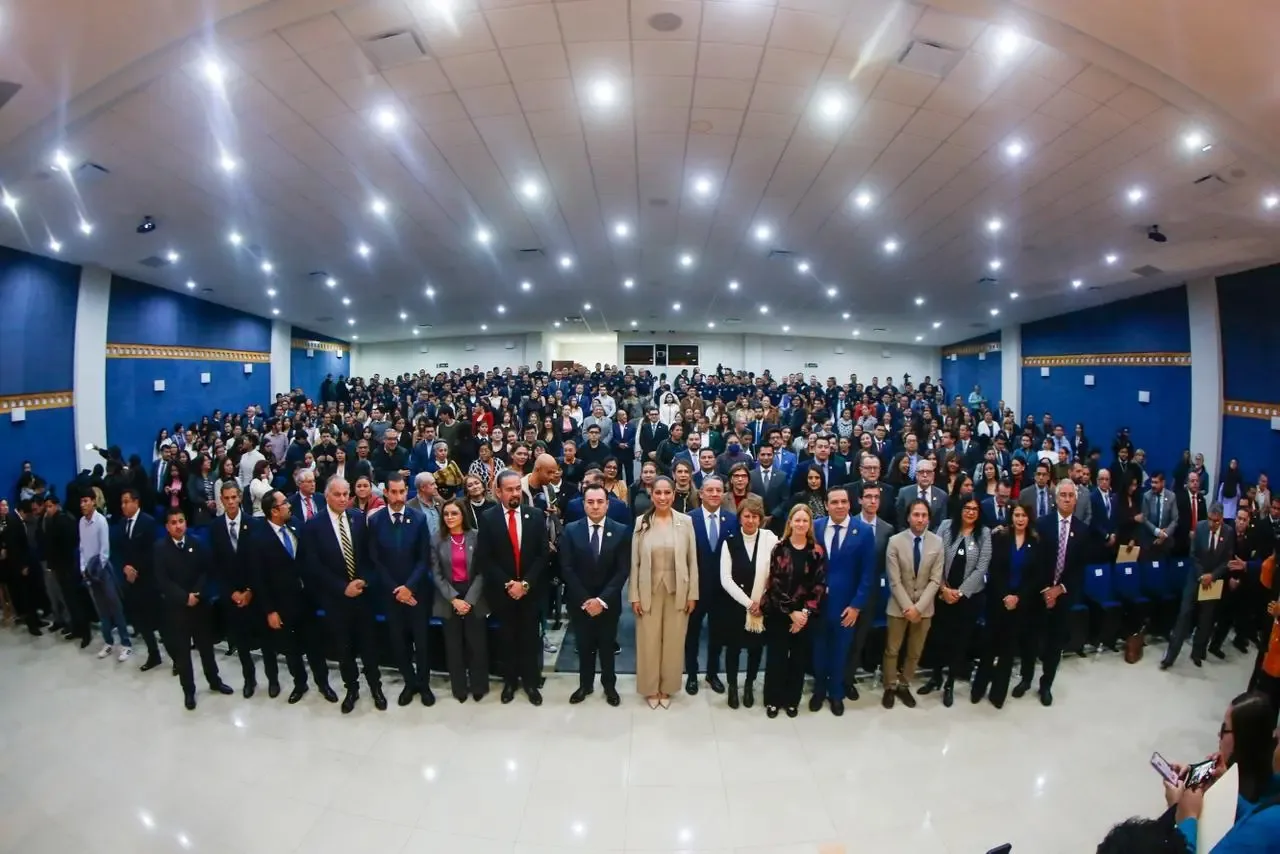 La Gobernadora Libia Dennise García durante la presentación del informe sobre protección a periodistas.