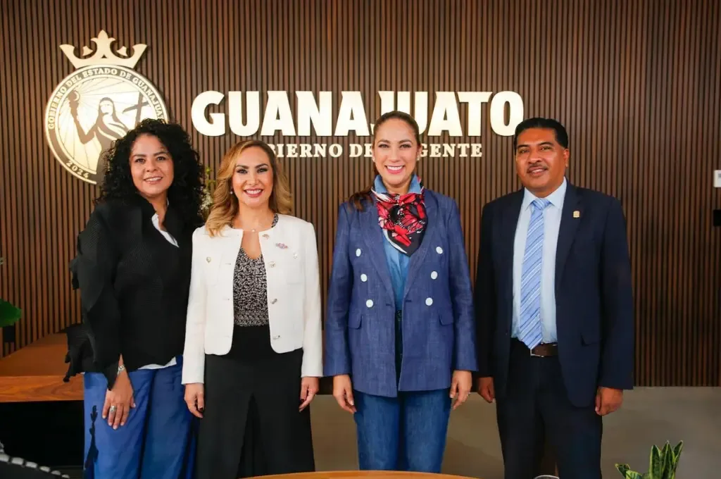 La gobernadora Libia Dennise García Muñoz Ledo anuncia el nuevo vuelo Madrid-Guanajuato.