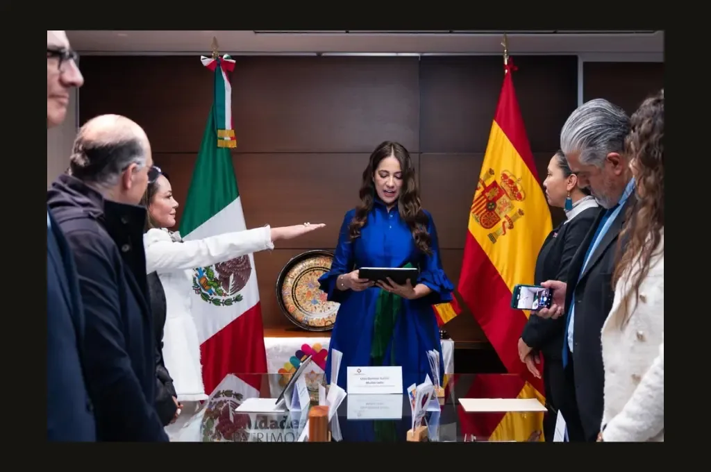 La Gobernadora Libia Dennise García Muñoz Ledo en la exposición homenaje a José Alfredo Jiménez.