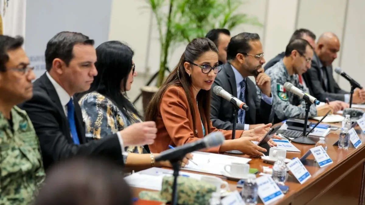 La gobernadora Libia Dennise García presenta el congelamiento salarial para 2026 en Guanajuato.