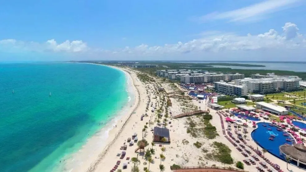 La gobernadora Mara Lezama durante la promoción del Caribe mexicano en FITUR 2026.