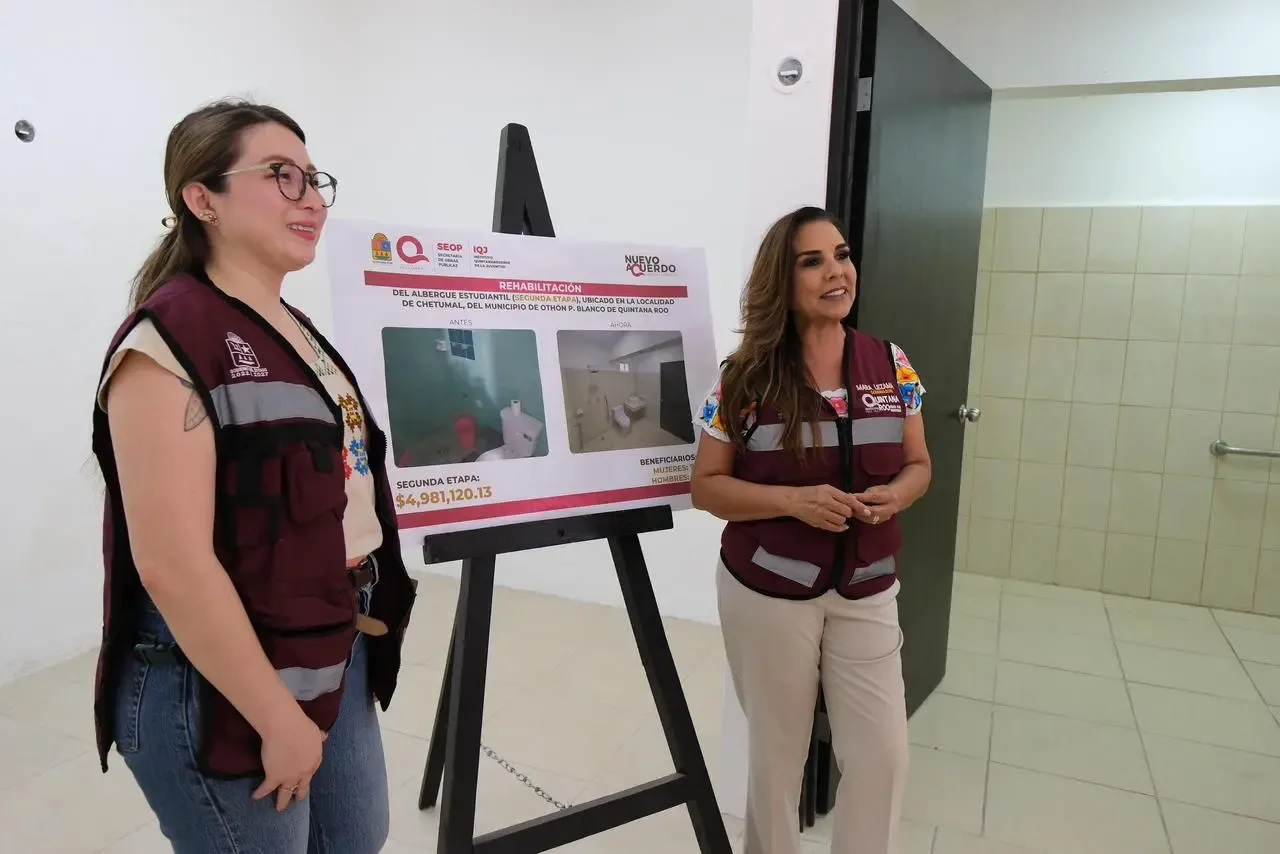 La gobernadora Mara Lezama en el albergue estudiantil de Chetumal durante la presentación de avances.
