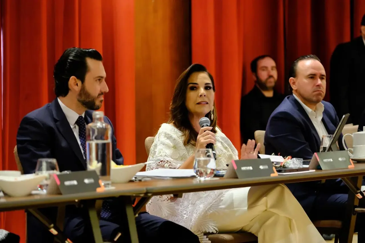 La gobernadora Mara Lezama en Fitur 2026, promoviendo el turismo en México.