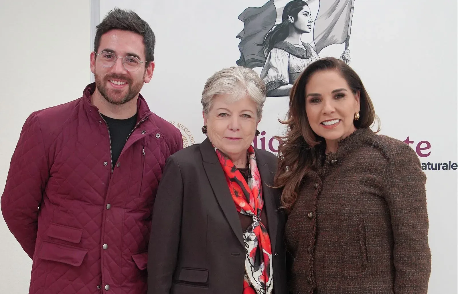 La gobernadora Mara Lezama se reúne con Alicia Bárcena para discutir estrategias ambientales.