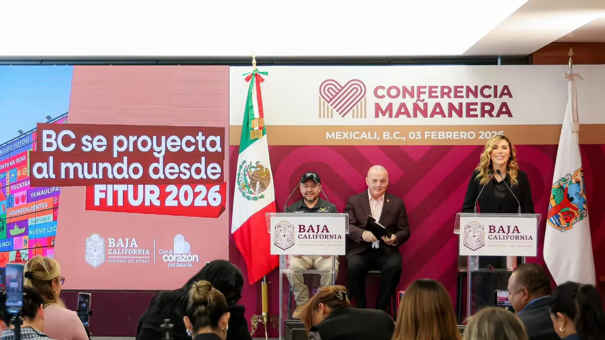 La gobernadora Marina del Pilar Ávila Olmeda anuncia la nueva ruta Tijuana-Vancouver.