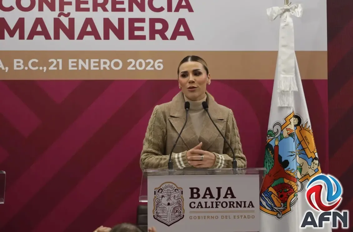 La gobernadora Marina del Pilar Ávila Olmeda durante una conferencia de prensa.