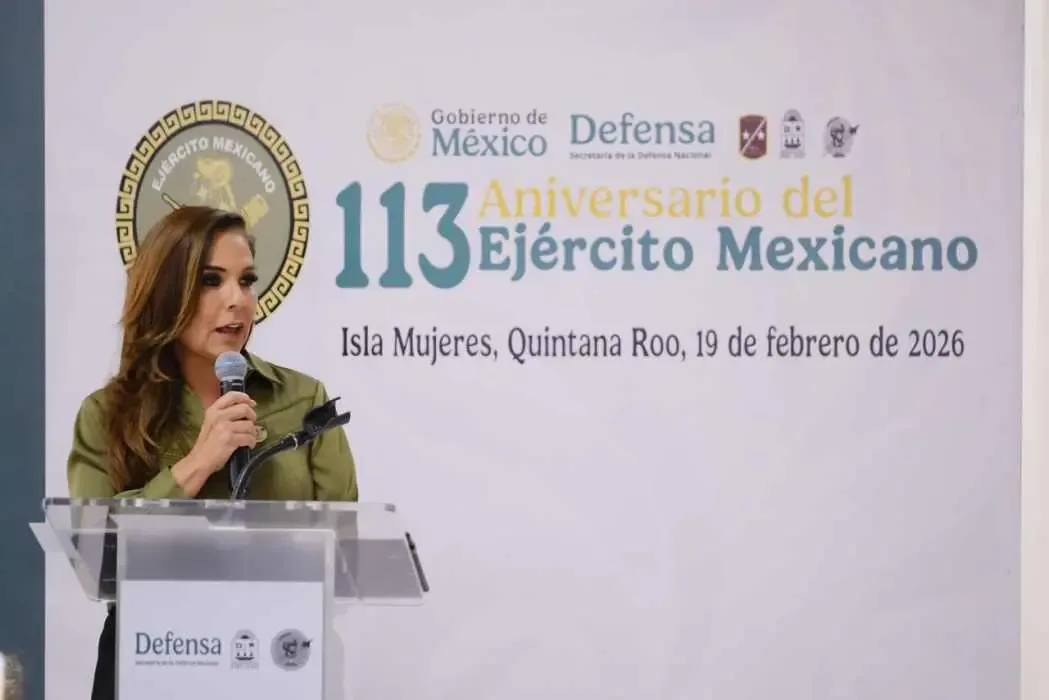 La Gobernadora reconoce al Ejército por su labor en infraestructura y emergencias.