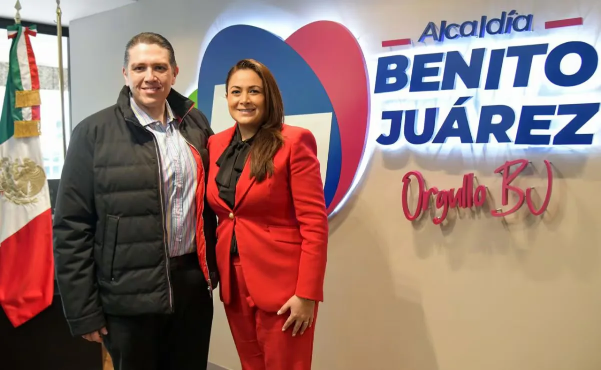 La gobernadora Teresa Jiménez y el alcalde Luis Mendoza durante la reunión sobre seguridad.