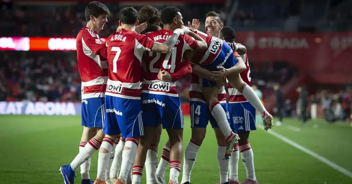 La goleada permite al Granada alejarse de la zona de descenso en LaLiga.