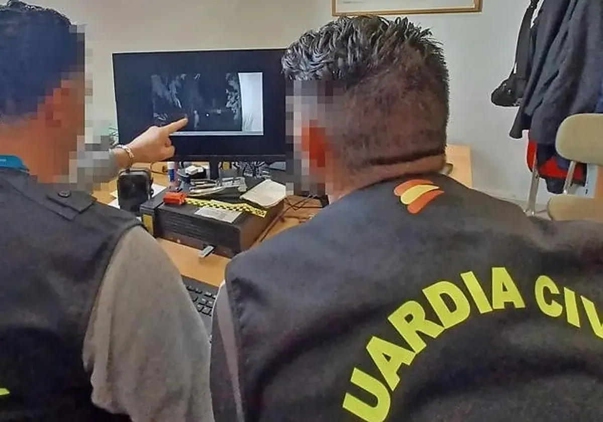 La Guardia Civil detuvo a tres vecinos de Mérida implicados en el robo de materiales valorados en más de 60,000 euros.