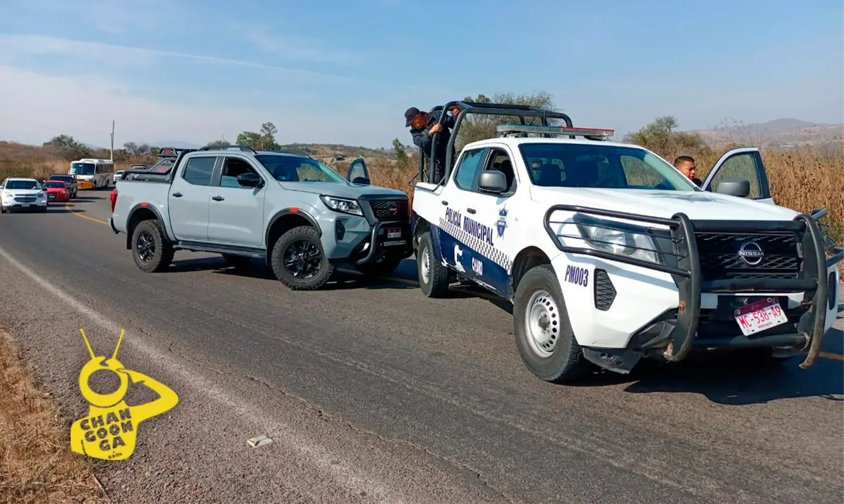 La Guardia Civil en acción durante el operativo en Charo.