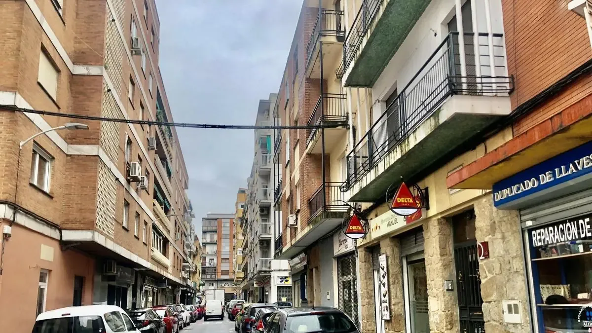 La herencia de un icónico peluquero perdura en el comercio local cacereño.