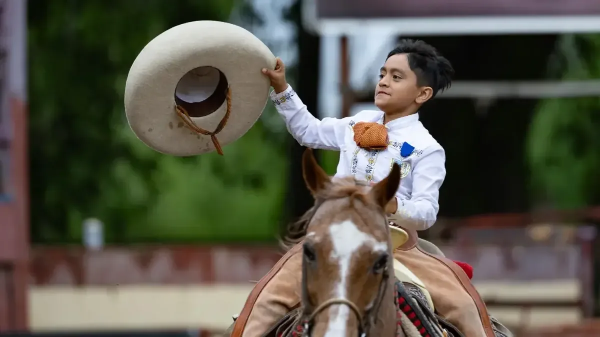 El charro mexicano forma parte vital de la cultura vaquera en EE.UU.