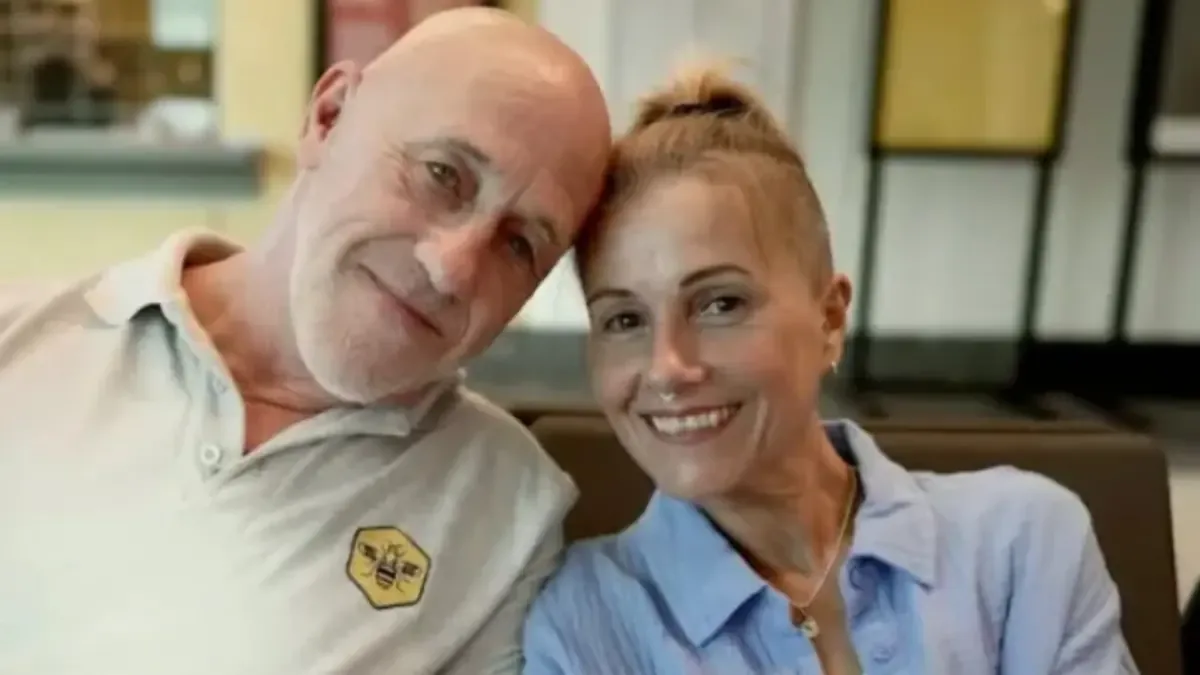Dave Green y Andrea Urmston se reconocieron como hermanos tras forjar una amistad en el trabajo.