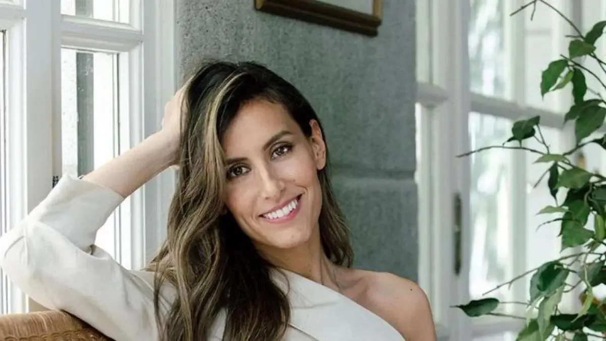 La hija de Isabel Preysler suspende su asistencia a la reinauguración de Casa Codina debido al conflicto regional.
