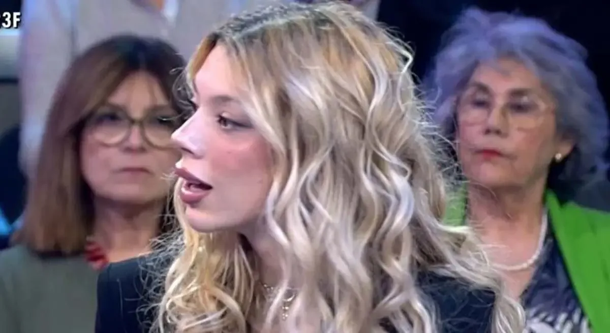 La hija de Terelu Campos responde con firmeza a las acusaciones de Laura Matamoros sobre una discusión familiar.