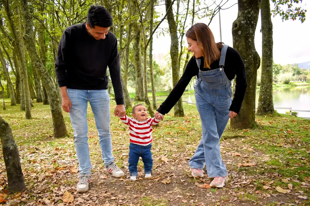 Charis y Óscar, tras enfrentar la infertilidad, buscan adoptar un niño con el apoyo de Cafaco.