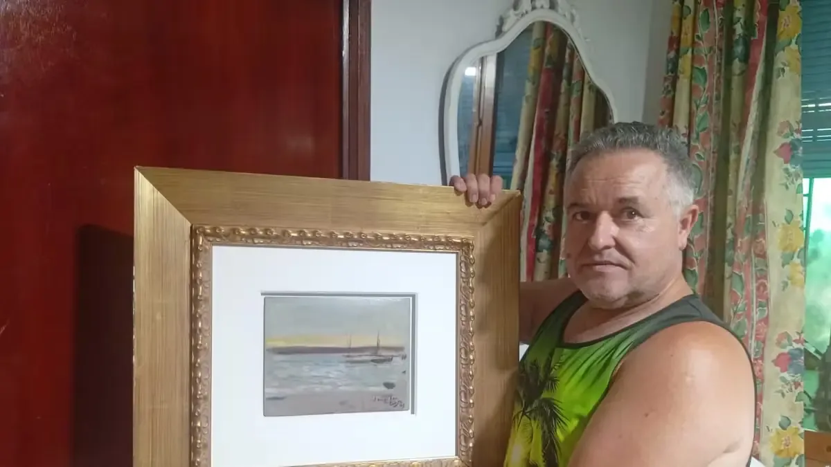 Andrés Hurtado, héroe local, regresa a su hogar tras devolver un cuadro de Sorolla y recibir un gesto de gratitud.