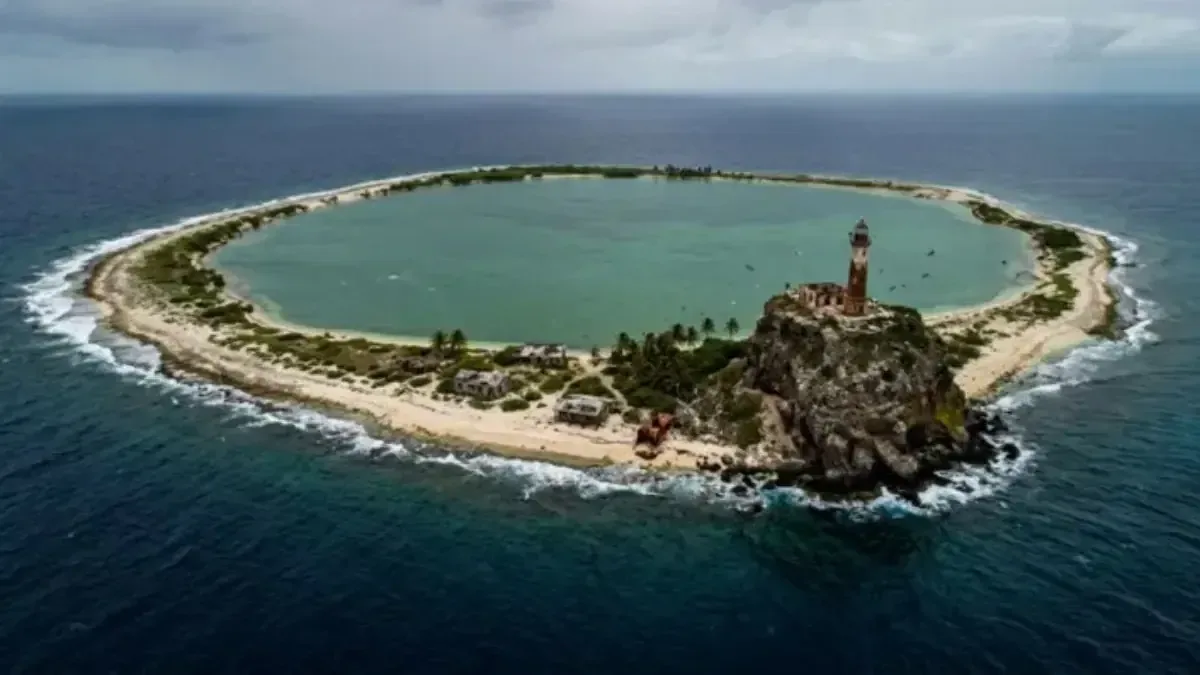 La isla Clipperton, un territorio que pasó de México a Francia, despierta el interés por su historia y recursos.