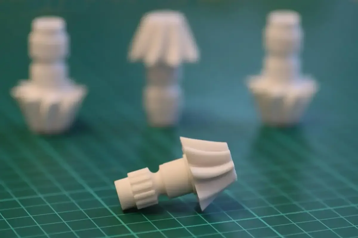 La impresión 3D se democratiza, permitiendo a los usuarios crear desde novedades hasta piezas de repuesto en sus hogares.