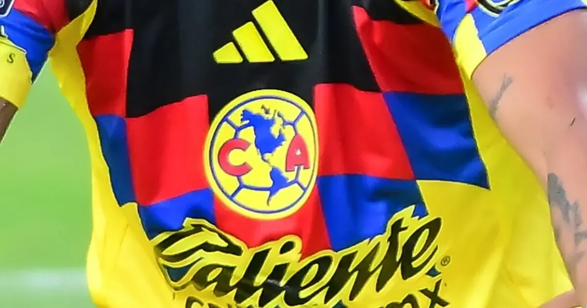 La incorporación del lateral colombiano fortalece la defensa de las Águilas.