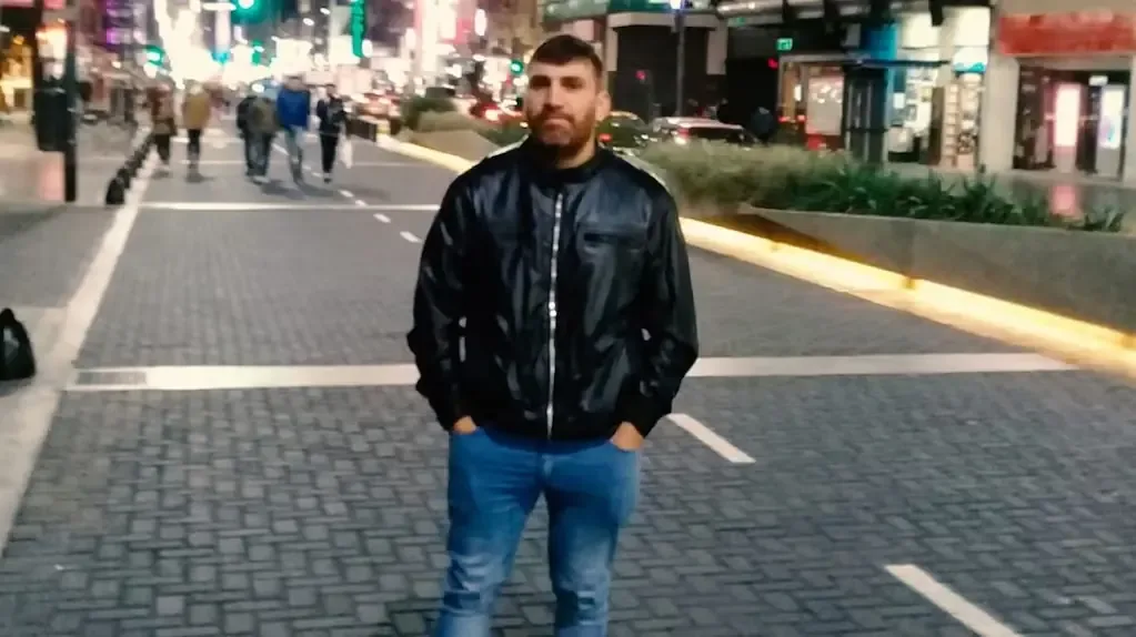 La inesperada muerte de Eduardo Betancourt deja a sus seres queridos en shock y levanta investigaciones sobre posibles causas.